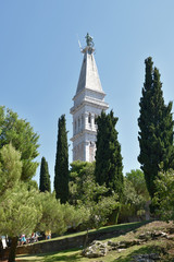 Rovinj, Kroatien (Istrien): Turm der Kirche Sveta Eufemija, Aufgang zur Kirche