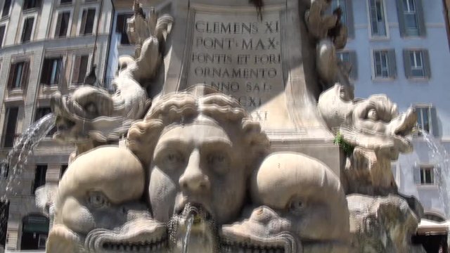 Plaza la Rotonda-Panteon de Agripa