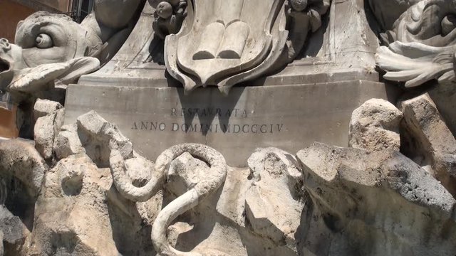 Plaza la Rotonda-Panteon de Agripa