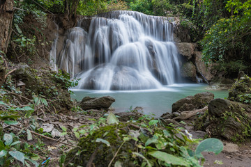 Fototapeta na wymiar Huay Mae Kamin Waterfall Park