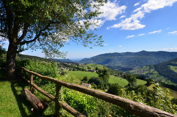 Fototapeta na wymiar Fuipiano valle imagna Bergamo