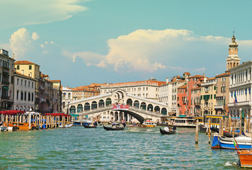 Obraz premium Wonderful view of gondolas and bridges in love on the Grand Cana
