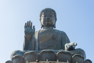 Fototapeta premium The enormous Tian Tan Big Giant Buddha in Hong Kong