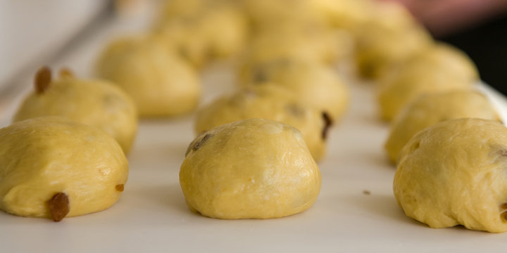 Dough for maritozzi with raisins