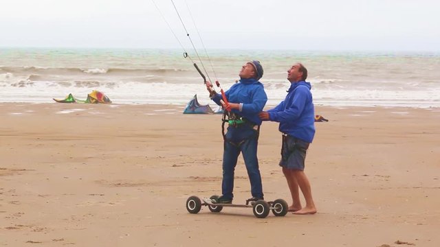 kite mountain boarder under instruction