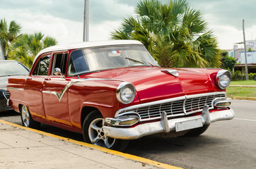 Plakat old taxi in Cuba