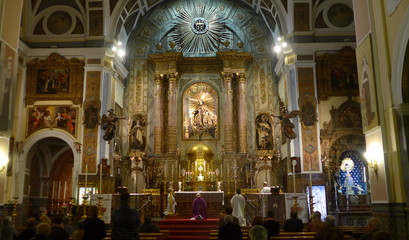 Fototapeta na wymiar Heilige Messe in der Kathedrale von Sevilla