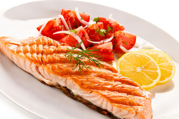 Grilled salmon and vegetables 