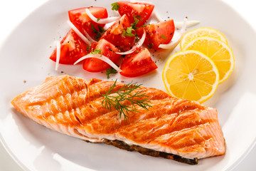 Grilled salmon and vegetables 