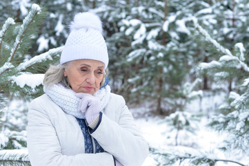 Obraz premium beautiful senior woman