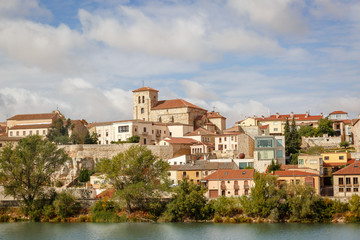 Fototapeta na wymiar View of the classic part of the city of Zamora, Spain