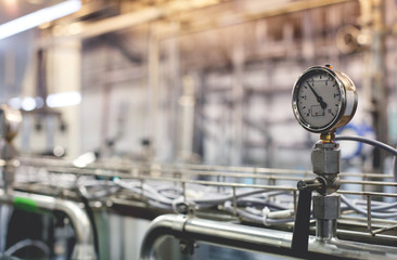 Gauge/sensor in the piping system