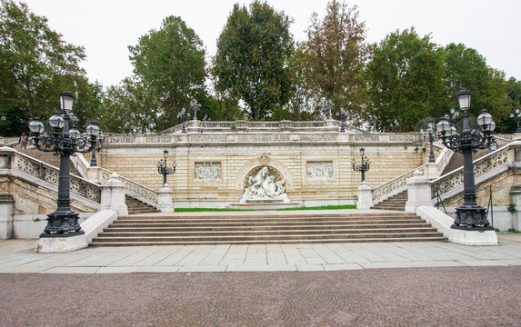 La scalinata del Pincio e il giardino della Montagnola