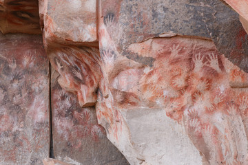 Cueva de las Manos hands on wall
