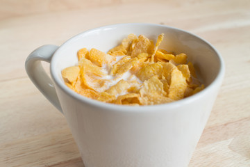 milk and fresh cereal cornflakes