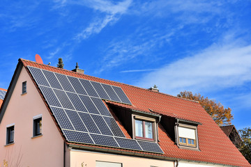 Solarzellen auf Doppelhaushälfte