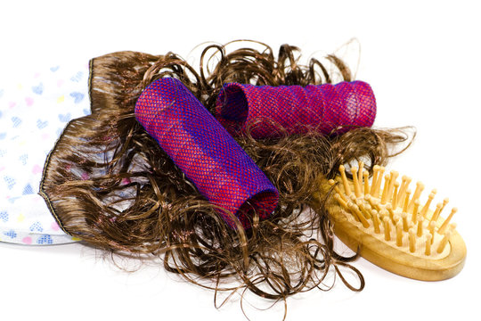 Haarper&uuml;cke mit Haarb&uuml;rste und lockenwickler
