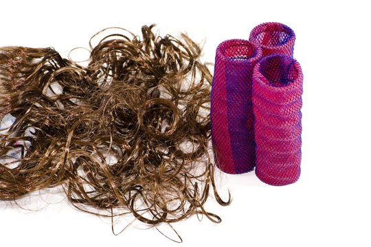 Haarper&uuml;cke und Haarwickler