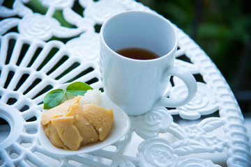 Sticky rice and egg custard for tea time.