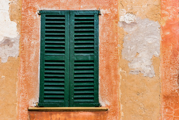 Fototapeta na wymiar Fenster Alt Haus Mediterran 