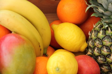 Obstkorb mit Orangen