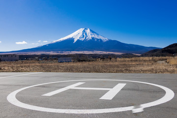 富士山とヘリポート