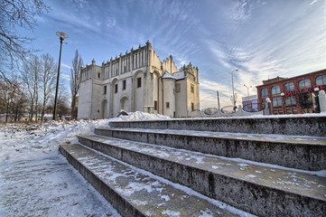 Dwór obronny kapituły krakowskiej - Pabianice © sanzios