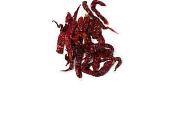 Obraz premium A dried chillies lay flat isolated over white background