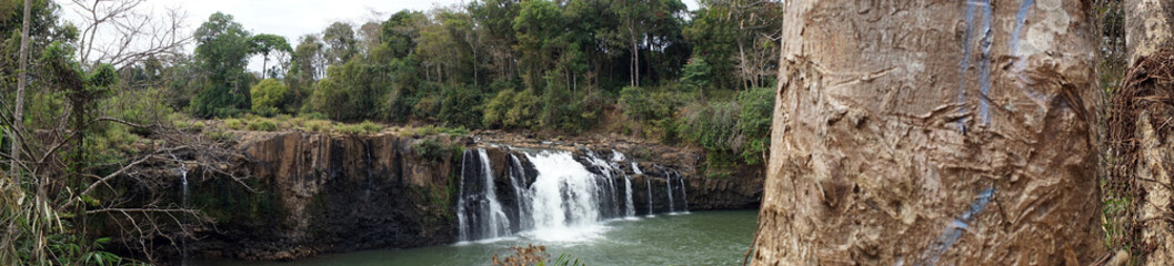 Fototapeta na wymiar Panorama of waterfall