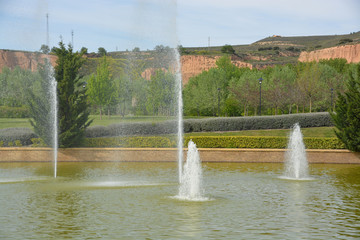 chorro de agua en una estanque