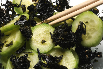 Seaweed salad 해초 샐러드 海藻サラダ 海藻沙拉 Salad rong biển Insalata di alghe Ensalada de algas Wodorosty sałatka Морские водоросли салат ยำสาหร่าย Algen-Salat Salade d'algues Cucumber Cetriolo Concombre Gurke © Comugnero Silvana