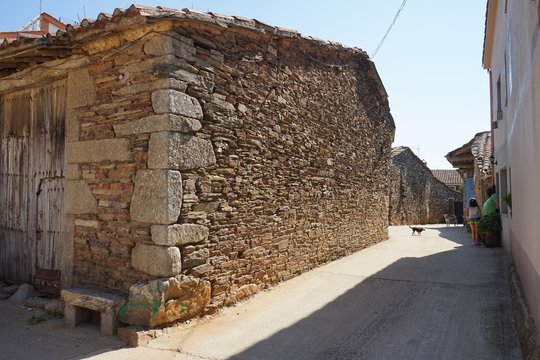 Samir de los Ca&ntilde;os, a municipality located in the province of Zamora, Castile and Le&oacute;n, Spain / Origins of Blanco Blanco and Fernandez