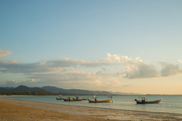Obraz premium Traditional Thai boats near the beach. Thailand