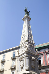 Fototapeta na wymiar ナポリ ジェズ・ヌオーヴォ広場にあるインマコラータの塔