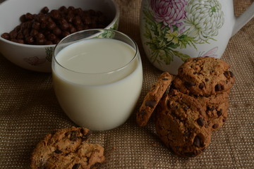 Cookies with milk