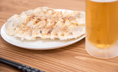 餃子とビール
