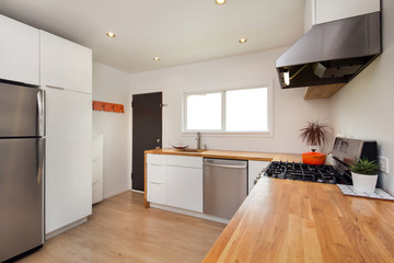 Modern Kitchen Wood Countertop