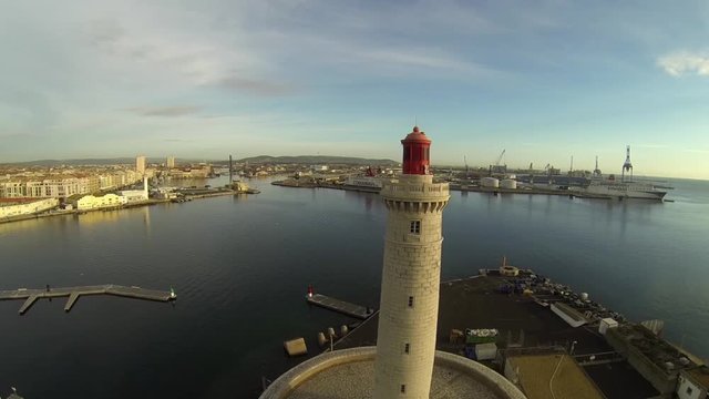 Le phare du M&ocirc;le Saint-Louis &agrave; S&egrave;te, Occitanie, France
