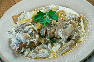 Braised veal with mushrooms