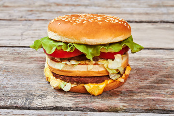 Lettuce, cheese and grilled cutlet.