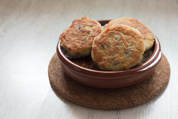Fish cakes with herbs