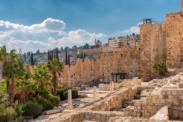 Naklejka premium Widok starożytnego Starego Miasta w Jerozolimie ze Wzgórza Świątynnego, Jerozolima, Izrael.