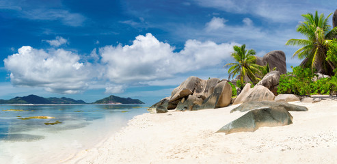 Fototapeta premium Seychelles panoramic view. La Digue island.