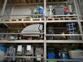 shelf maintainer of machines for the cleaning