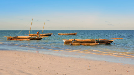 Obraz premium Typowe drewniane łodzie Zanzibaru