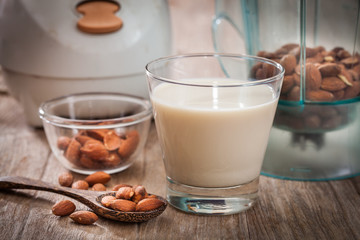Almonds milk