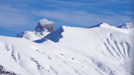 Fototapeta na wymiar paysage hivernal en montagne - pierra menta