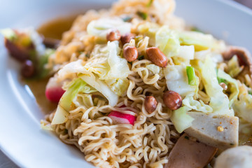 Fried Thai Mama Instant Noodles (Fried Thai Mama Tom yum)