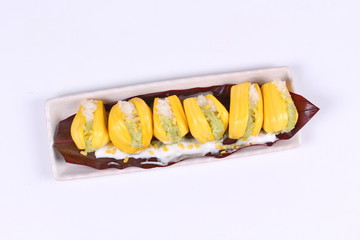 Jackfruit wrap the green and white of sticky rice.