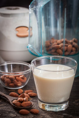 Almonds milk
